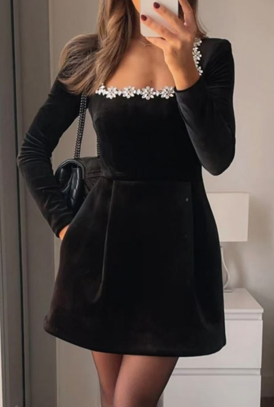 Natalie – Elegantes Blumen-Kleid mit Strass und A-Linien-Schnitt