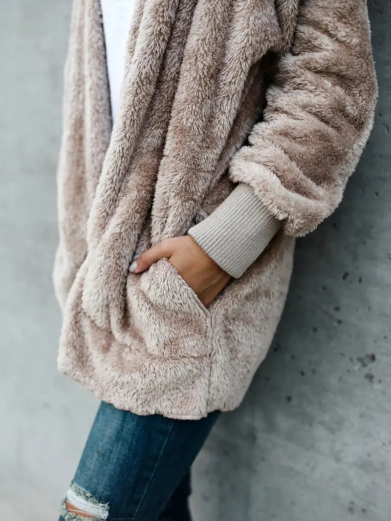 Kea | Flauschige Kapuzenjacke