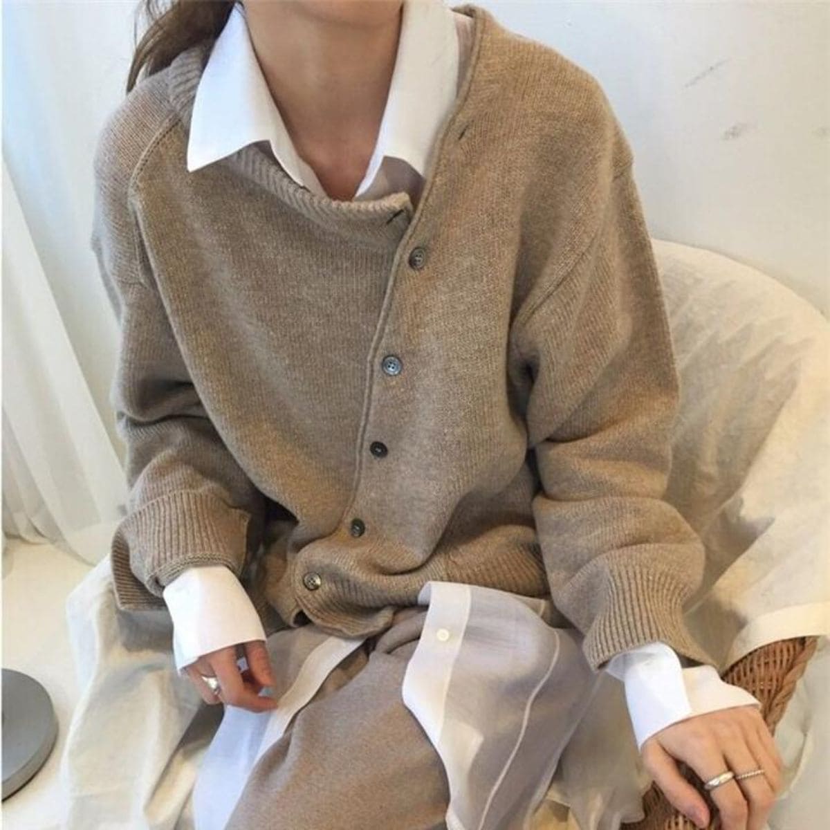 Leila | Strickjacke - Luxuriös weicher Kaschmir mit verspieltem Knopfverschluss