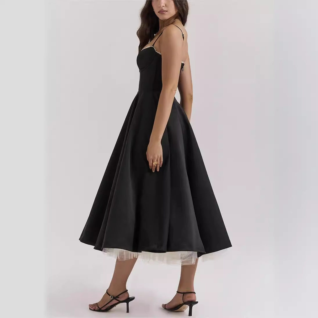 Julie – Langes ärmelloses Damenkleid mit V-Ausschnitt