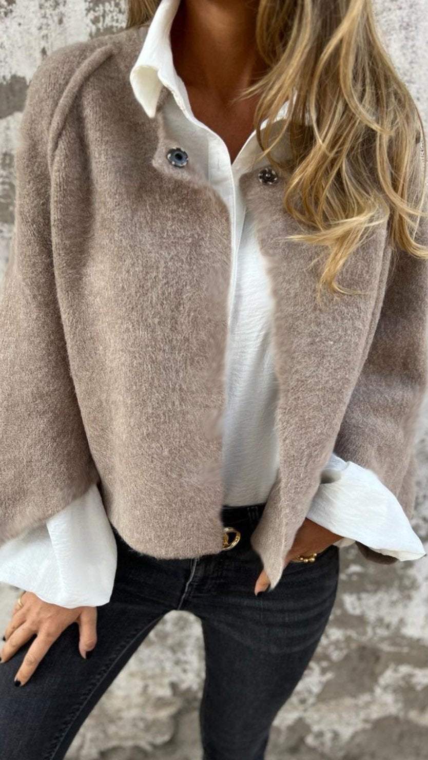 Carina | Eleganter Damen Wollmantel mit Rundhalsausschnitt und langen Ärmeln