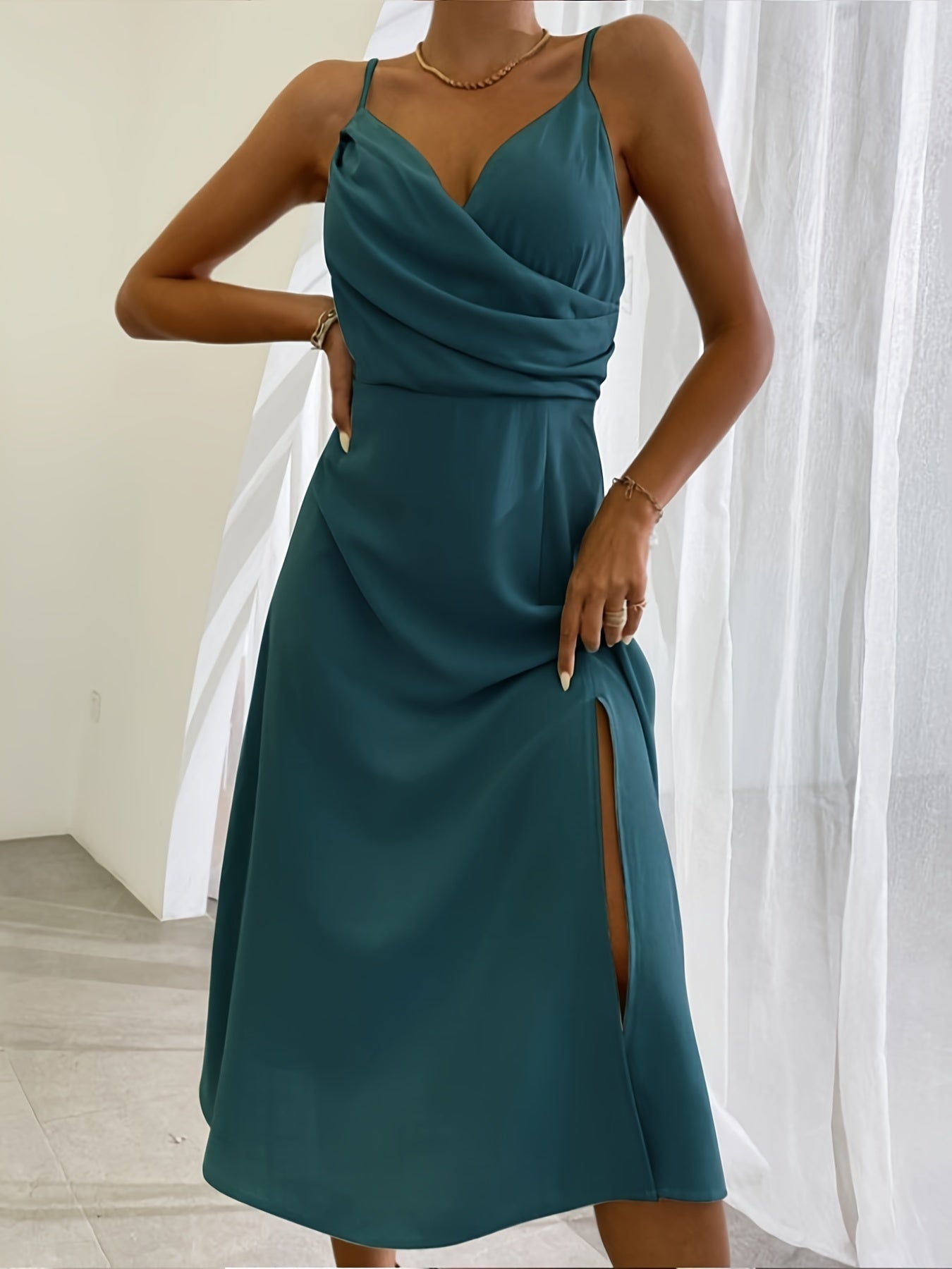Heidi – V-Ausschnitt Schlitzenkleid mit Print