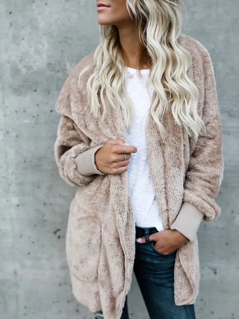 Kea | Flauschige Kapuzenjacke