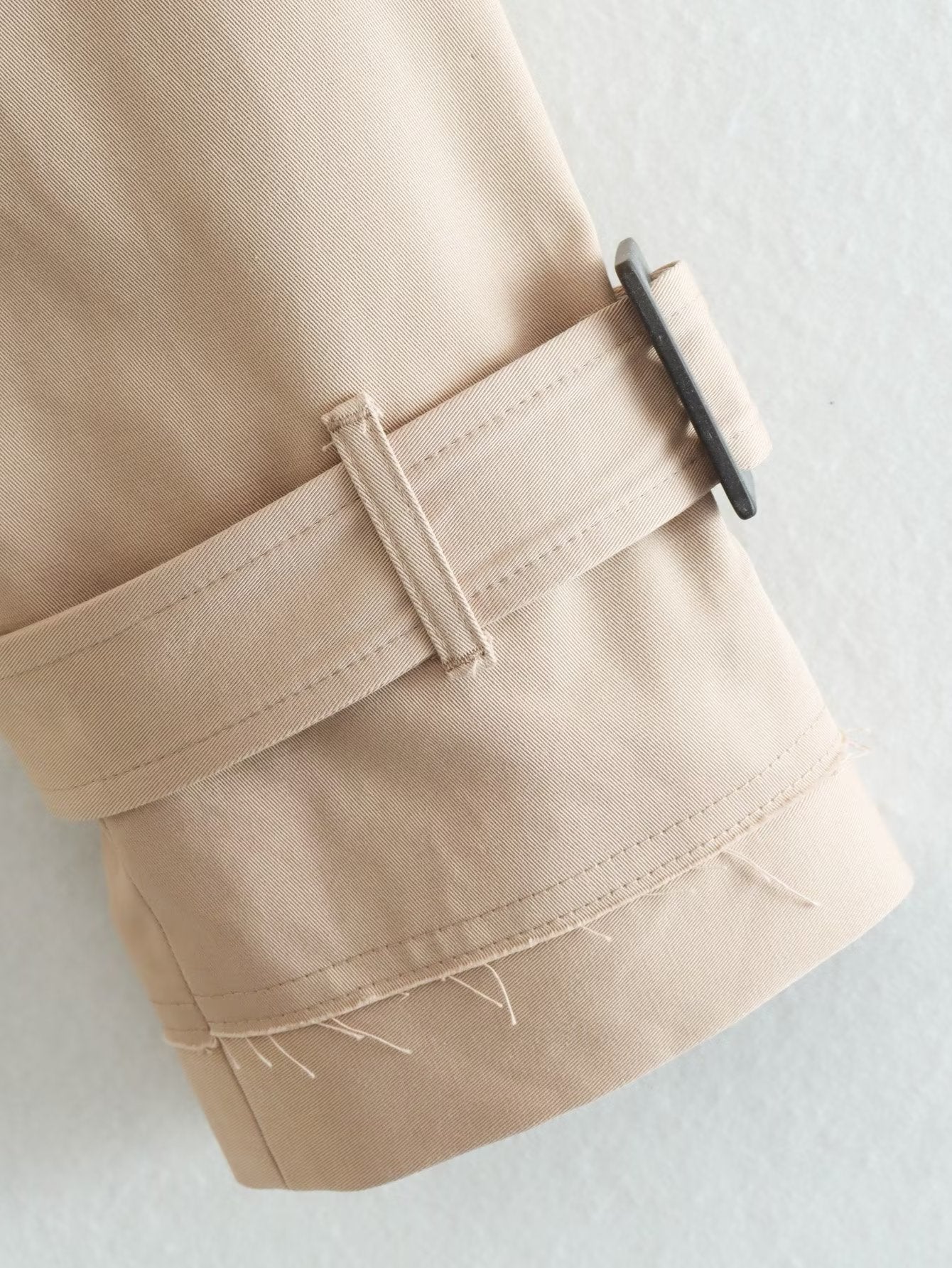 Ella Coat | Stilvoller, übergroßer, zweireihiger, kurzer Trenchcoat für Damen