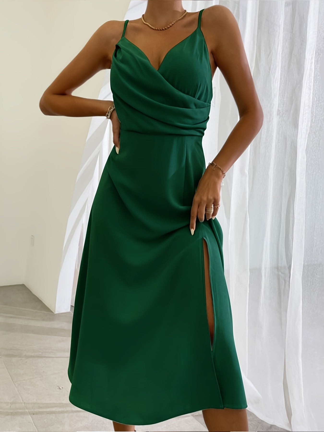 Heidi – V-Ausschnitt Schlitzenkleid mit Print