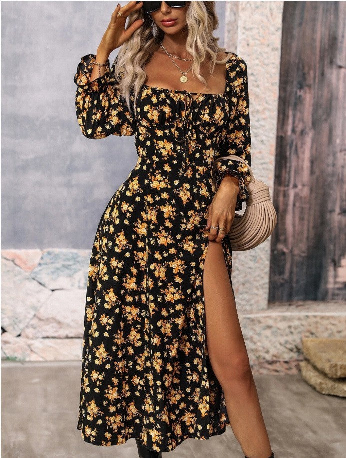 Rachael – Langärmliges Kleid mit Blumenmuster und Schlitz