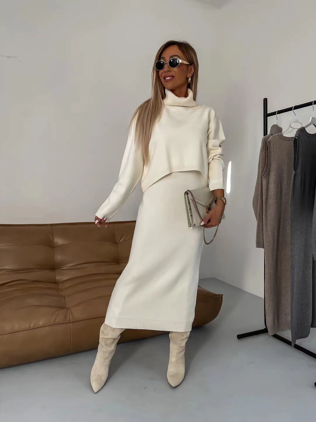 Kim – Modischer Rollkragenpullover und ärmelloses langes Kleid