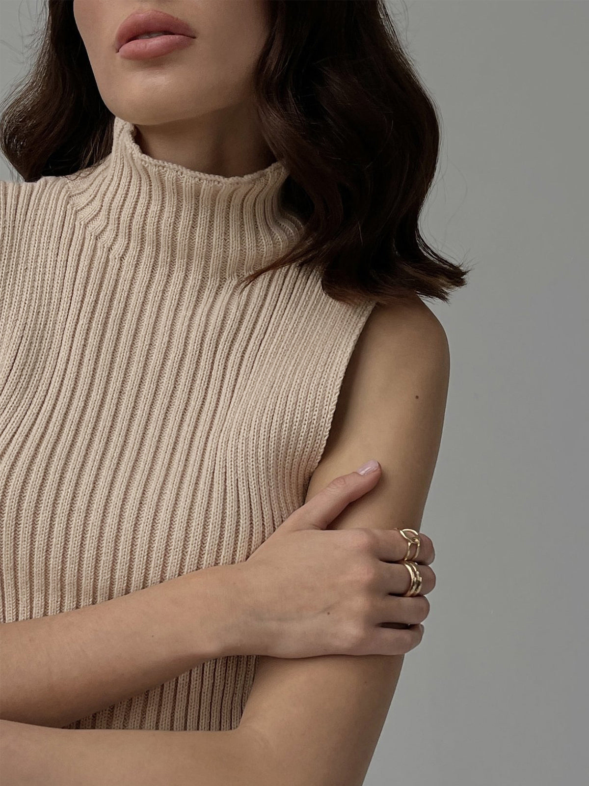 Fudus | Minimalist Gesäßausschnitt Ripp Top