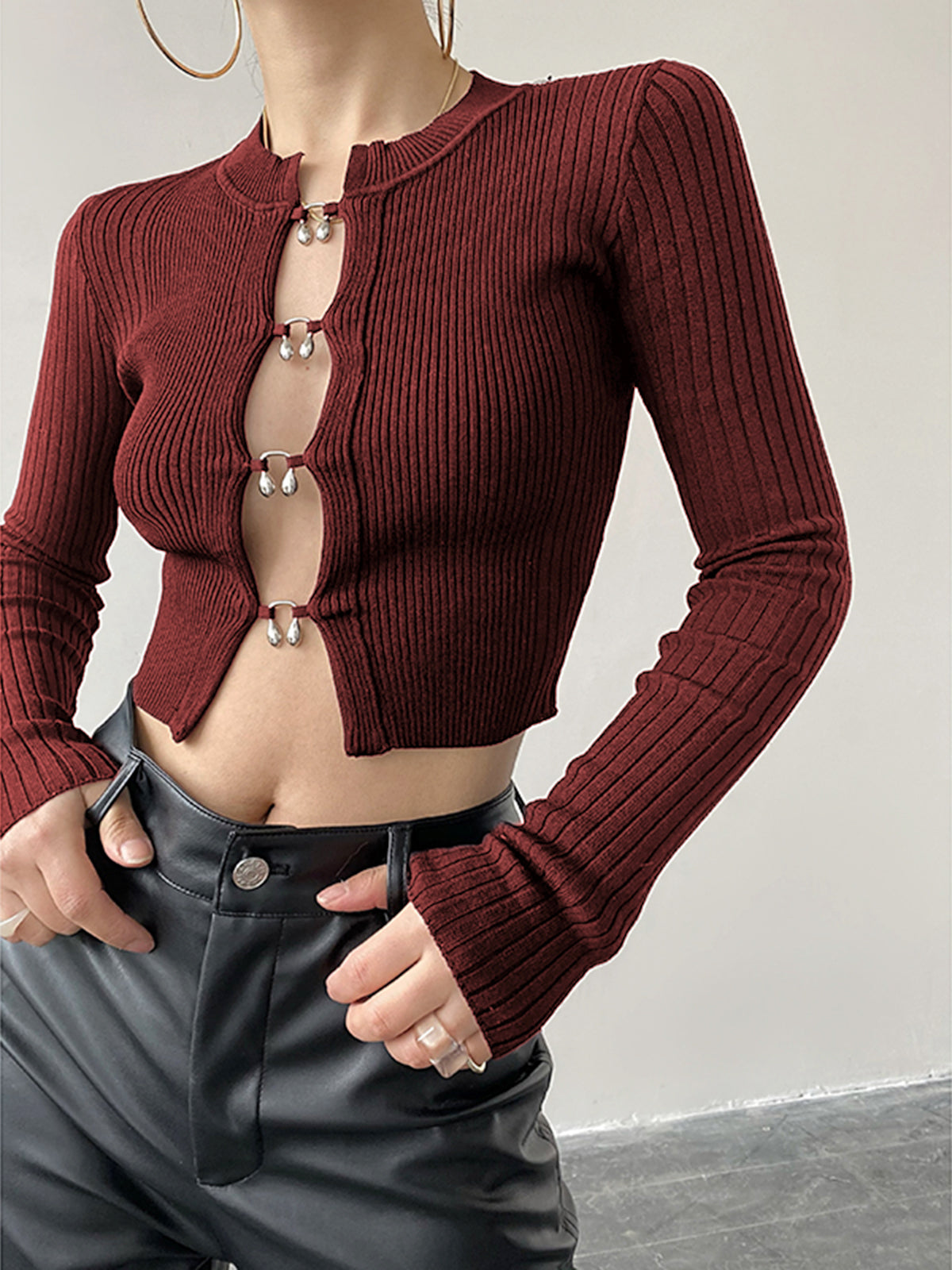 Fudus | Ausschnitt Split Perlen Detail Rippstrick Oberteil