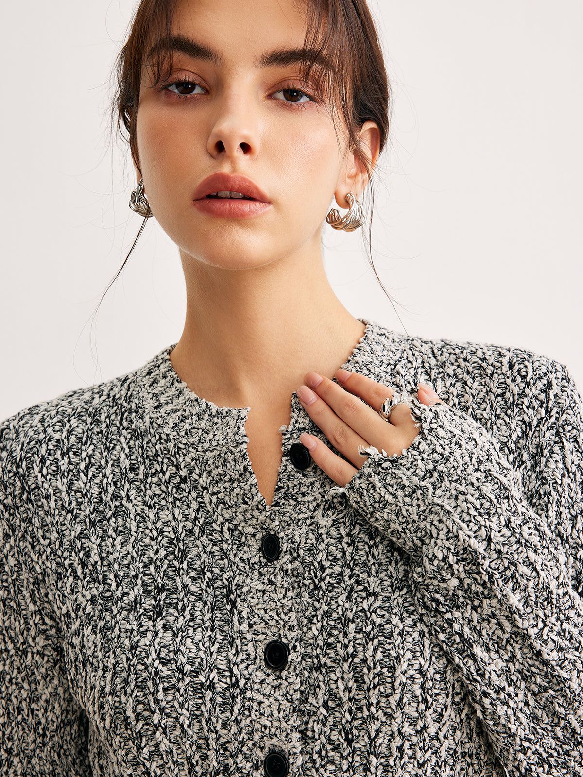 Fudus | Raw Hem Button Slim Knit Top