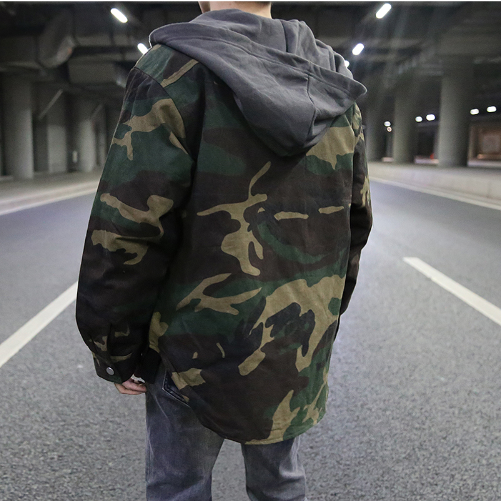 Urban Camo Men's Hoodie von Ethane - Ihre perfekte Mischung aus Stil und Komfort!