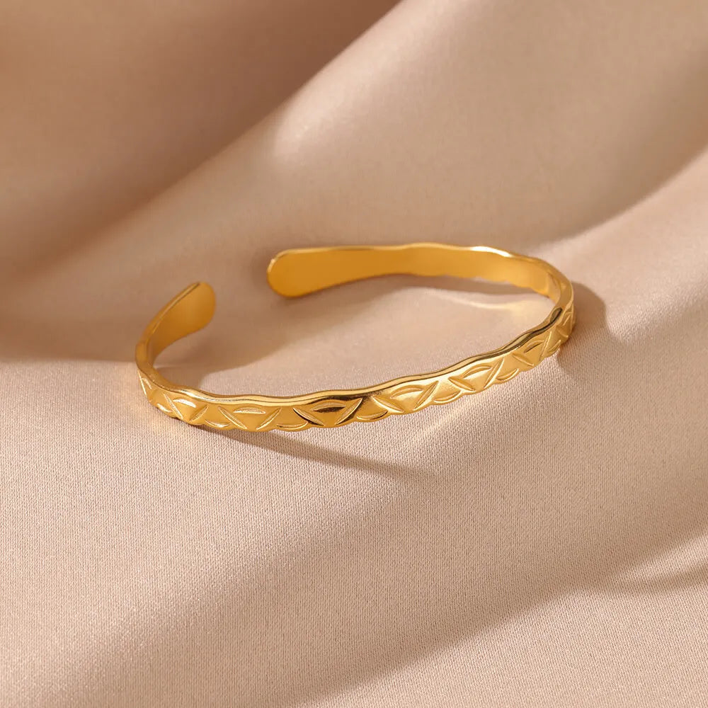 Kathe | Trendiges Gold-Edelstahl-Armband für Damen