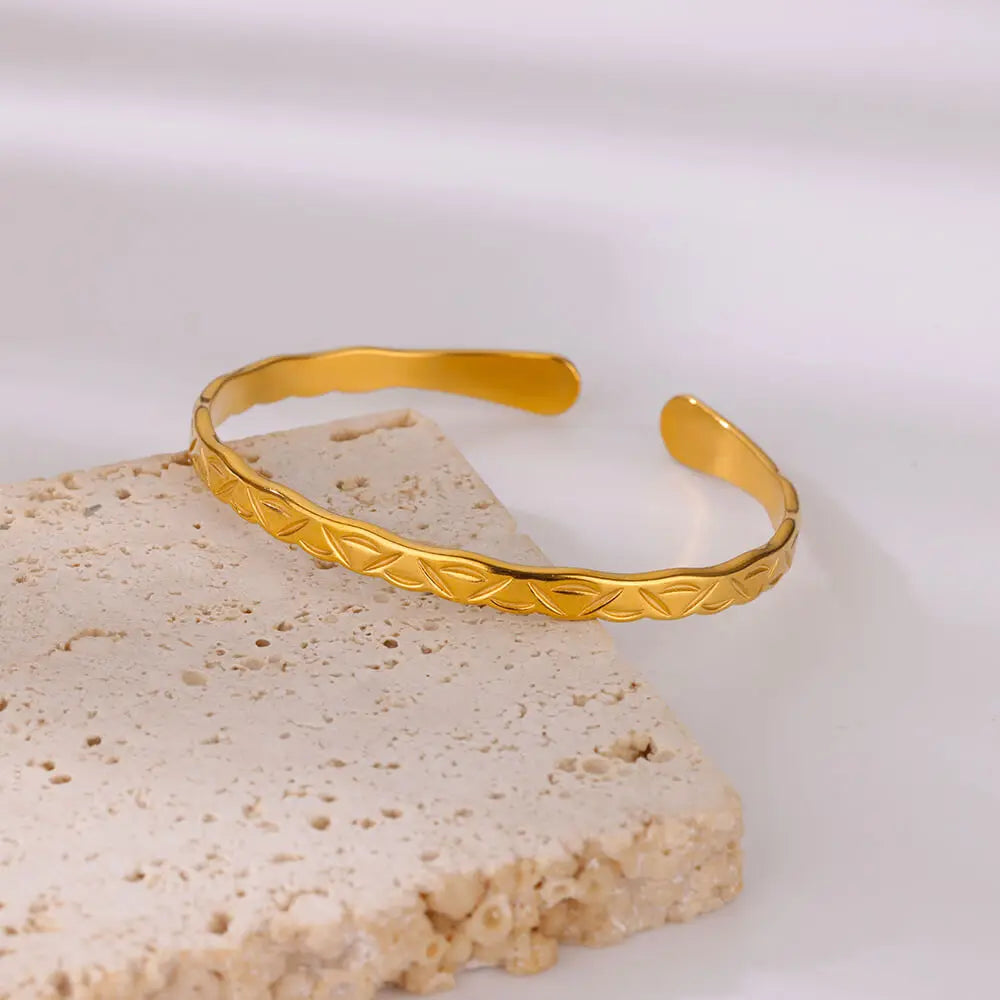 Kathe | Trendiges Gold-Edelstahl-Armband für Damen