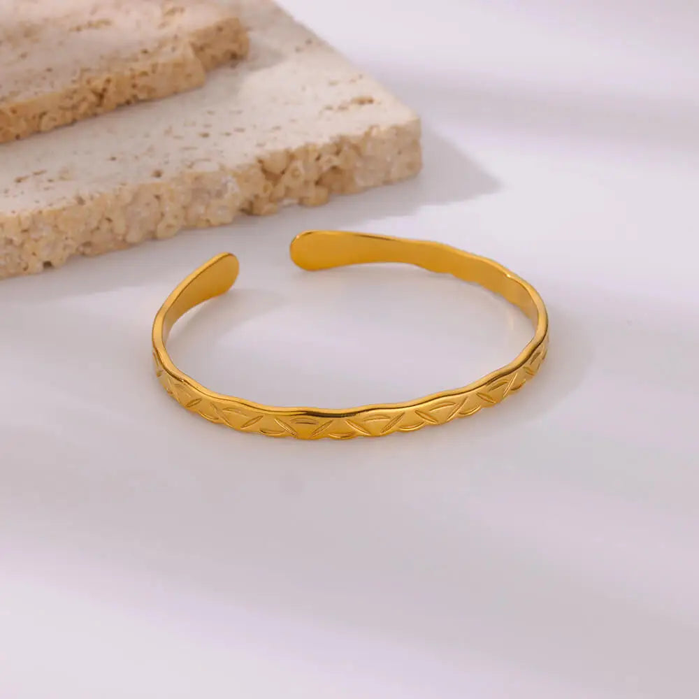 Kathe | Trendiges Gold-Edelstahl-Armband für Damen
