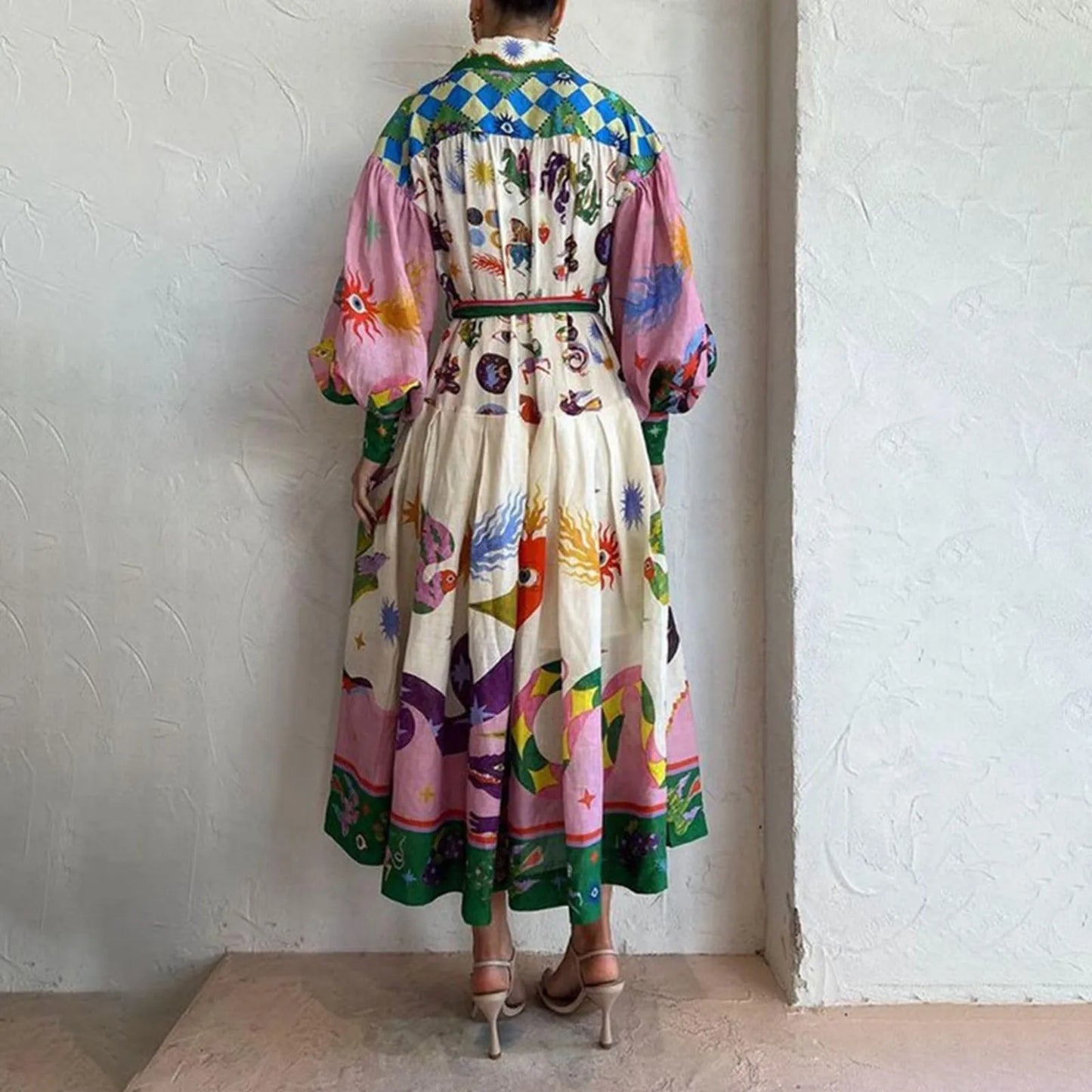 Rachel – Lässiges Damenkleid mit Knöpfen und V-Ausschnitt