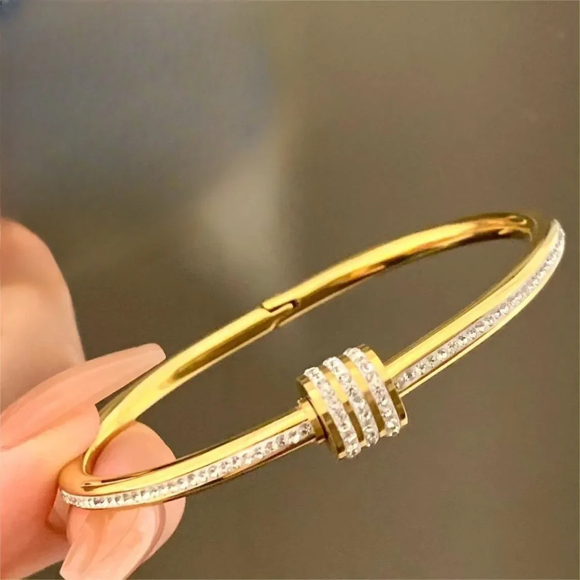 Vena | Elegante Damen-Titan-Gold-Armbänder