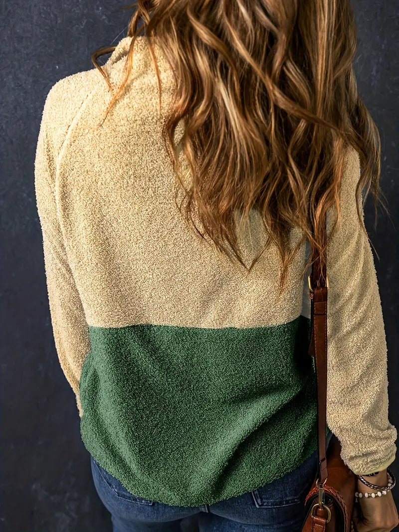 Puck | Gemütliche Teddy-Jacke im Color-Block-Design