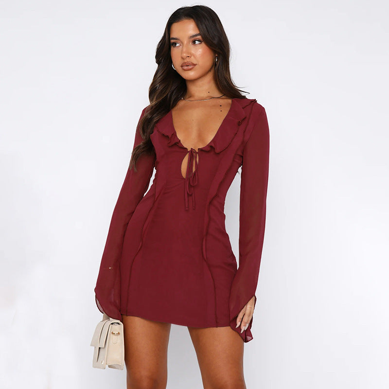 Jade – Rüschenkleid mit Schnürung und V-Ausschnitt