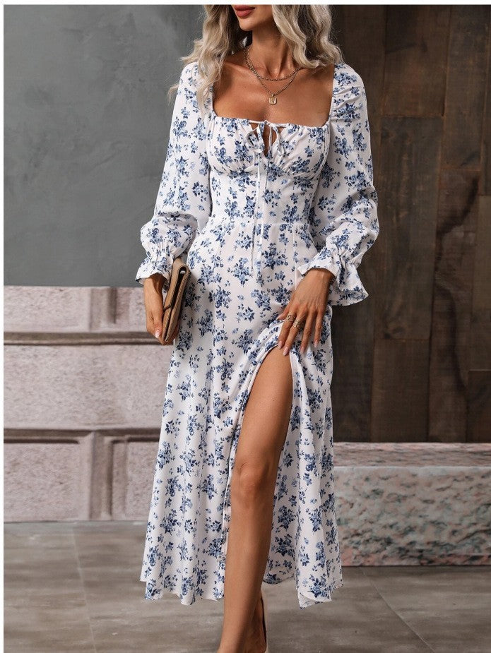 Rachael – Langärmliges Kleid mit Blumenmuster und Schlitz