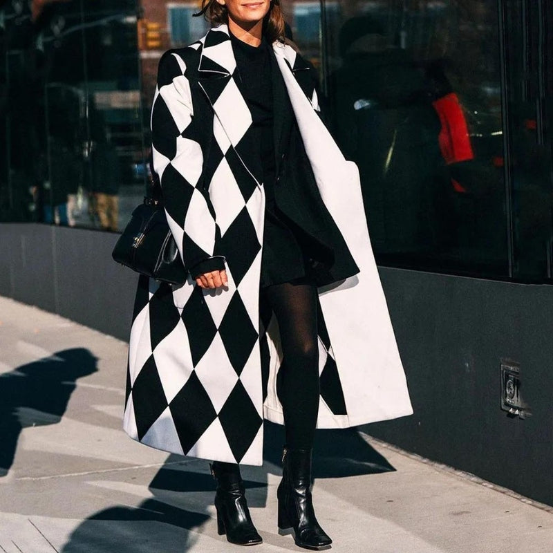 Olivia - Langer Damenmantel mit stylischen Designermustern