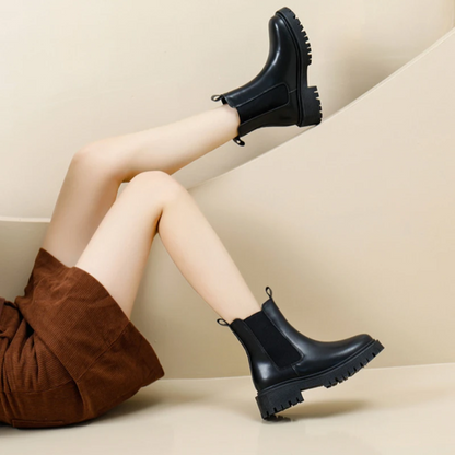 Christa – Chelsea-Stiefel aus hochwertigem Leder für Damen mit doppelter Anziehschlaufe
