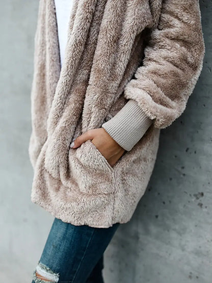 Kea | Flauschige Kapuzenjacke