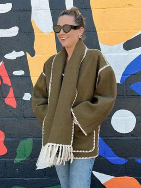 Quirina | Elegante Langarmtasche einreihige Knopfjacke mit Schal