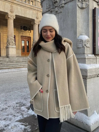 Quirina | Elegante Langarmtasche einreihige Knopfjacke mit Schal