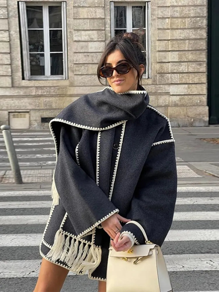 Quirina | Elegante Langarmtasche einreihige Knopfjacke mit Schal