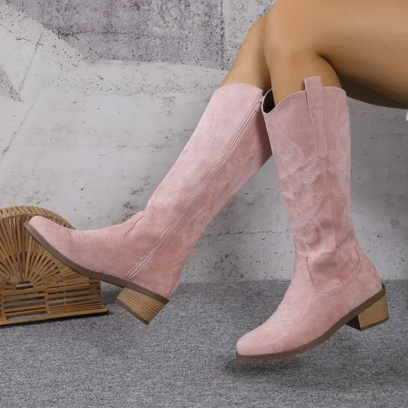 Alma | Klassische Western-Cowboystiefel aus Wildleder für Damen mit bequemem, niedrigem Blockabsatz