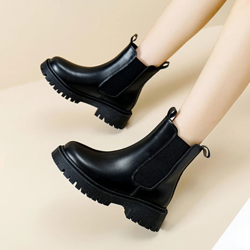 Christa – Chelsea-Stiefel aus hochwertigem Leder für Damen mit doppelter Anziehschlaufe
