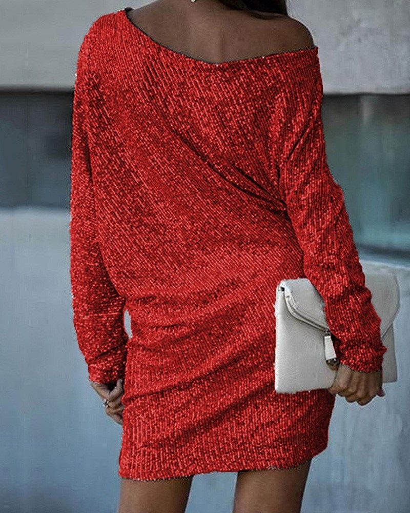 Ruth – Asymmetrisches Paillettenkleid mit langen Ärmeln