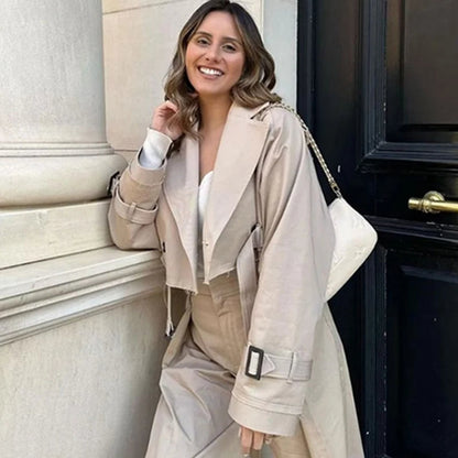 Ella Coat | Stilvoller, übergroßer, zweireihiger, kurzer Trenchcoat für Damen