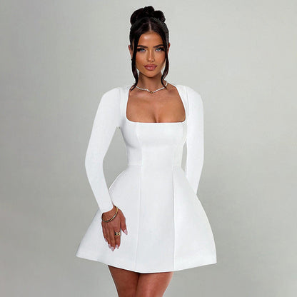 Jessica – Langärmeliges Damenkleid mit Quadratkragen und Slim Fit