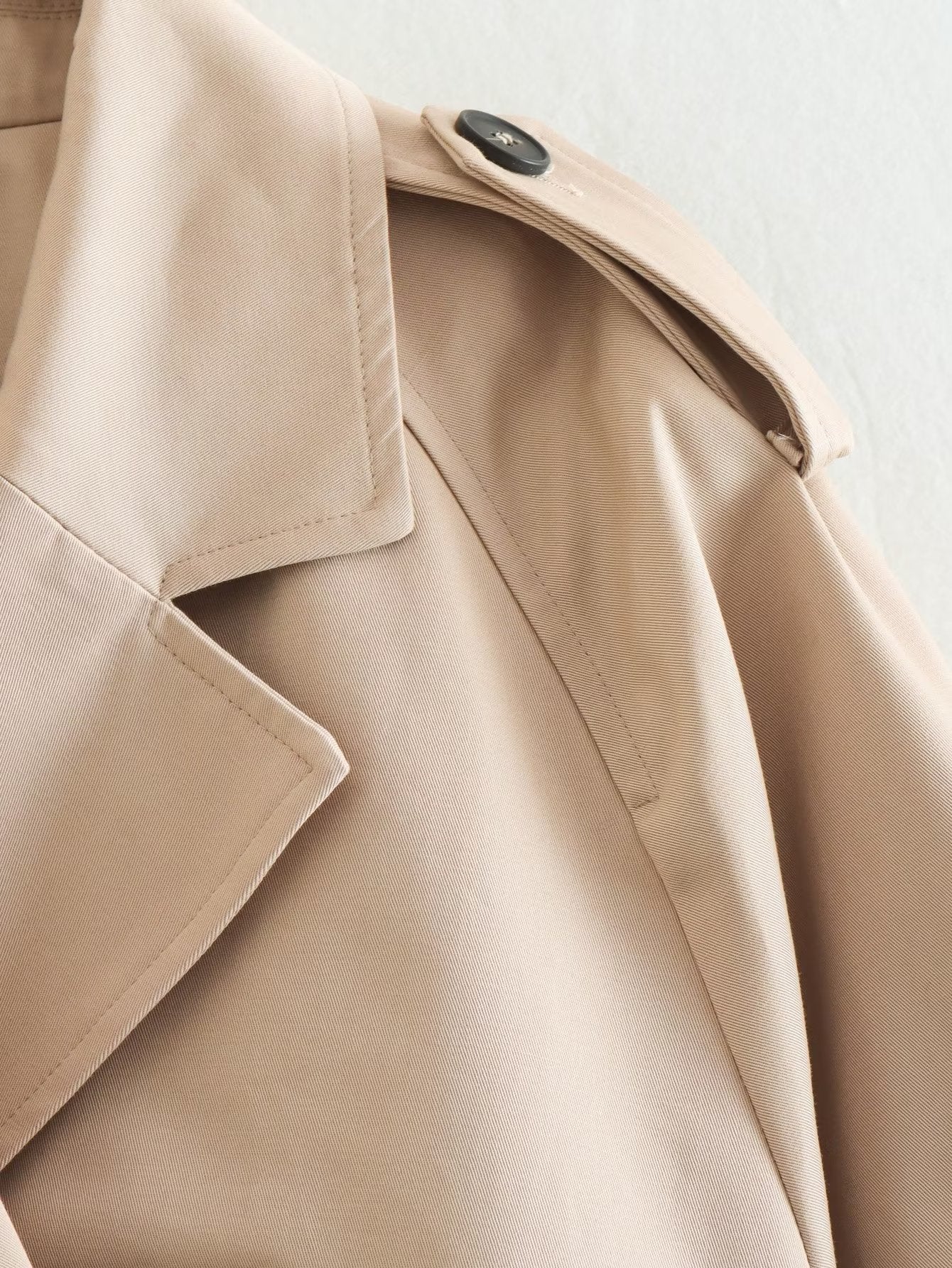 Ella Coat | Stilvoller, übergroßer, zweireihiger, kurzer Trenchcoat für Damen