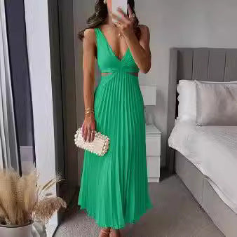 Sarah – Ärmelloses, Rückenfreies Plisseekleid mit V-Ausschnitt