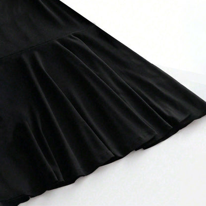 Grace – Elegantes schulterfreies Kleid mit hohem Bund