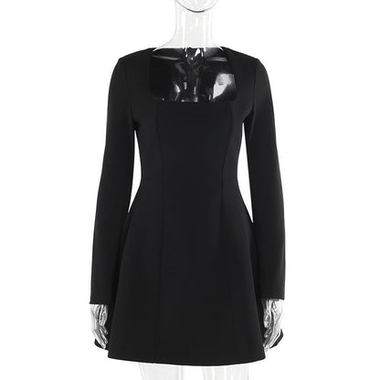 Jessica – Langärmeliges Damenkleid mit Quadratkragen und Slim Fit