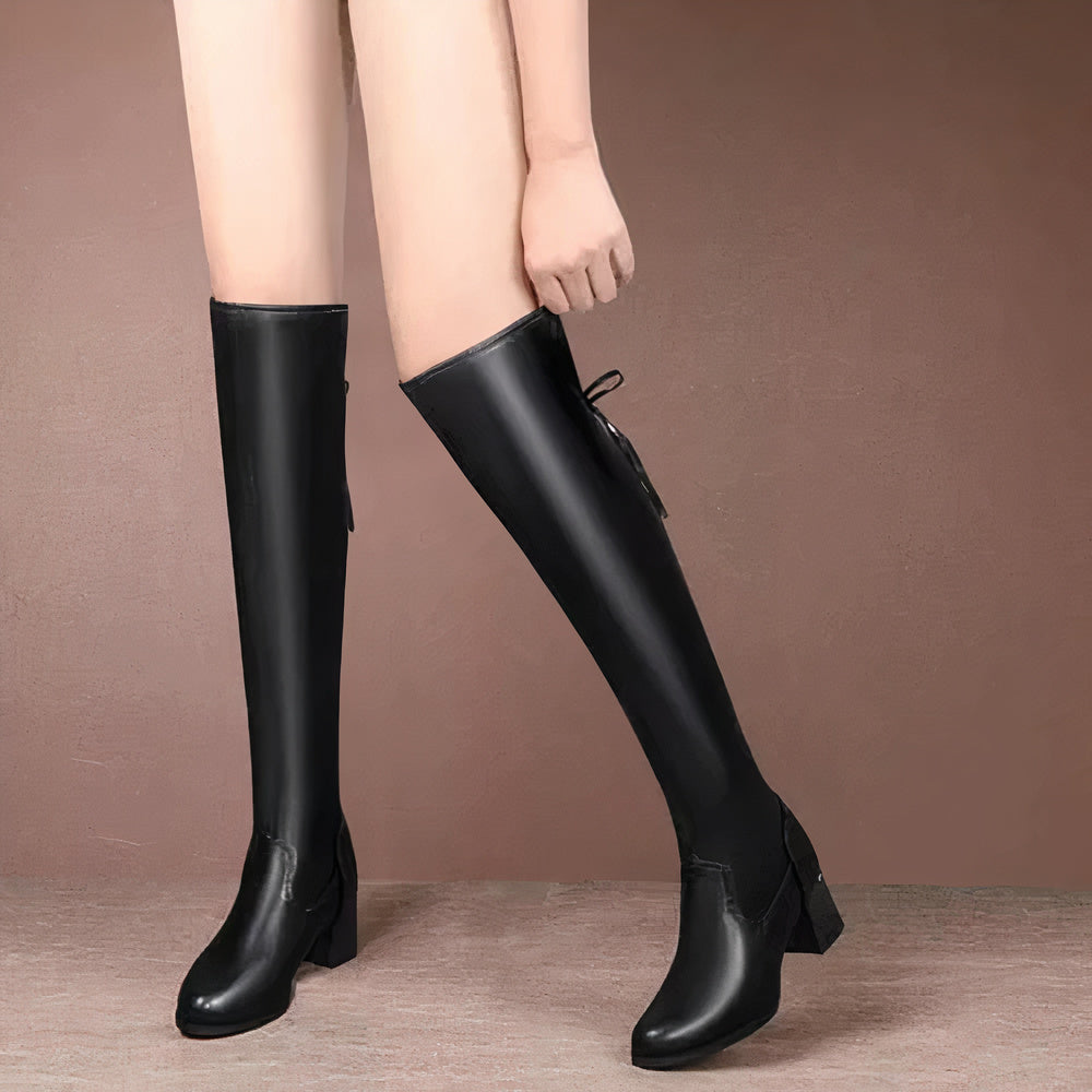 Kniehohe Stiefel mit Quaste - Alia