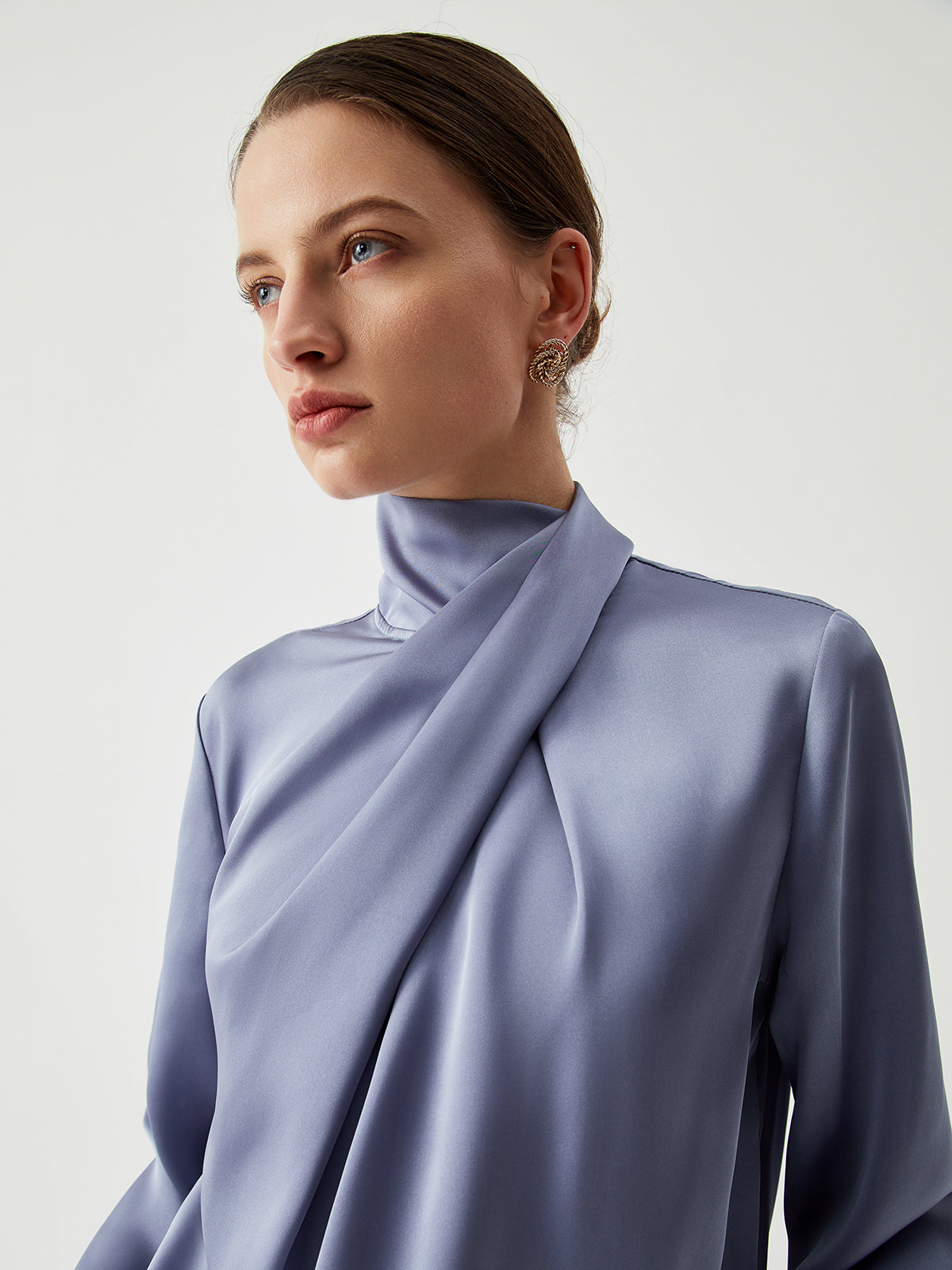 Fudus | Asymmetrische Gefaltete Rollkragen Satinbluse