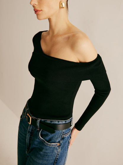 Fudus | Asymmetrisches Cold Shoulder Stricktop