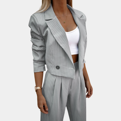 Daniella - Elegantes und luxuriöses 2-teiliges Damen-Outfit