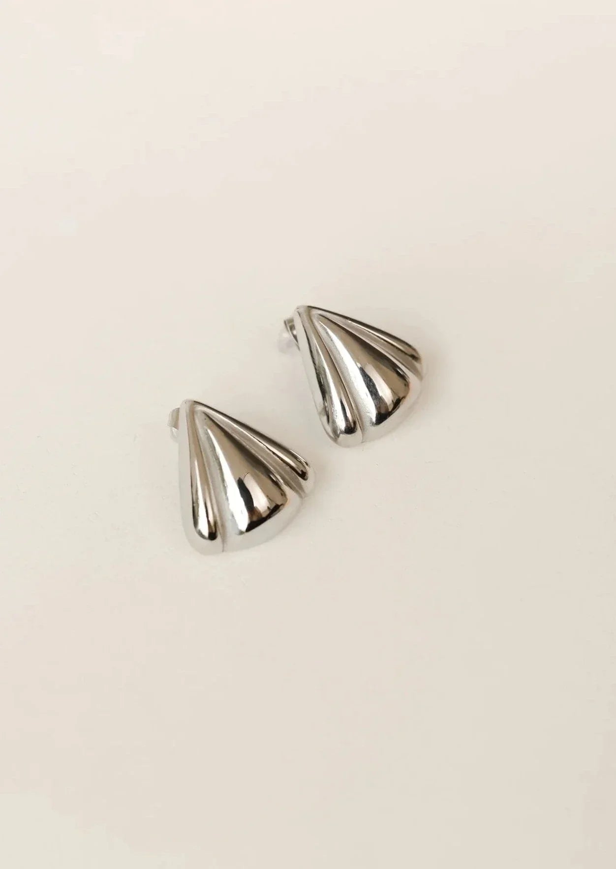 Bonafita Triangular Dome Ohrringe