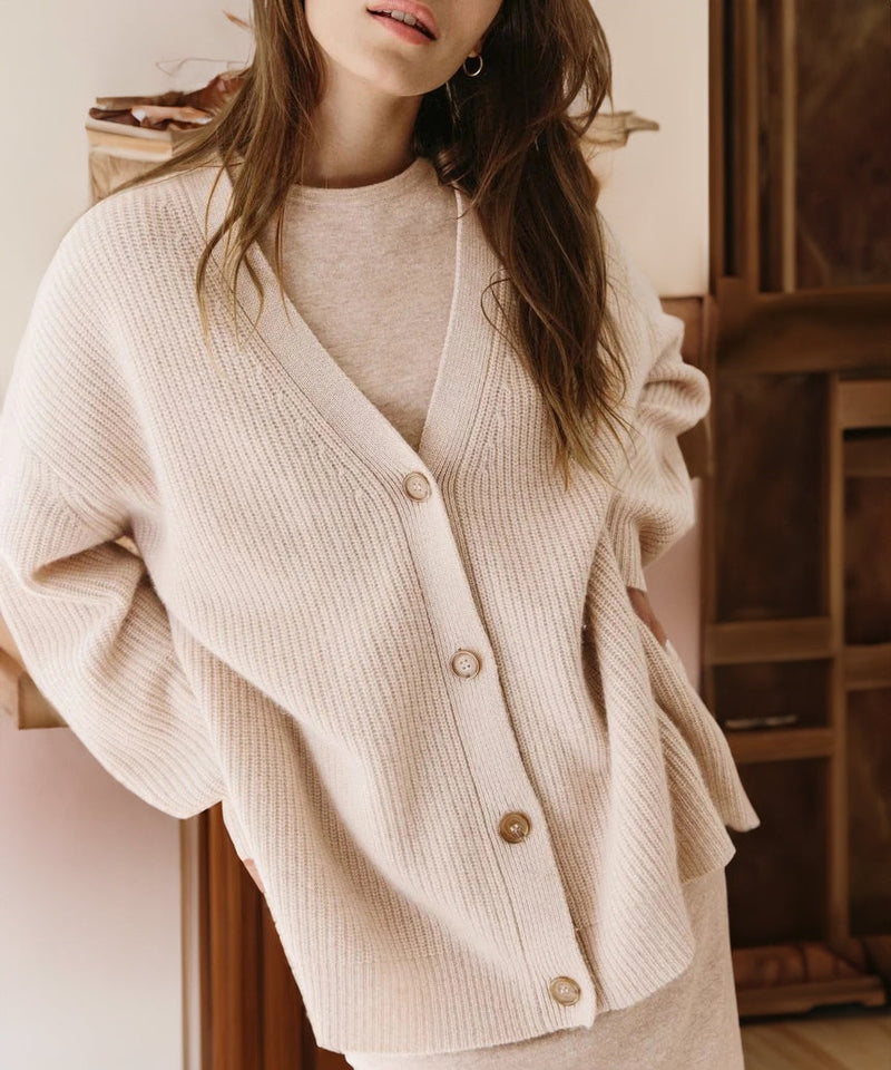Emma – Elegante Damen Strickjacke mit Knöpfen
