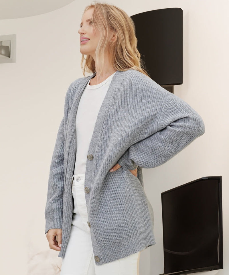 Emma – Elegante Damen Strickjacke mit Knöpfen