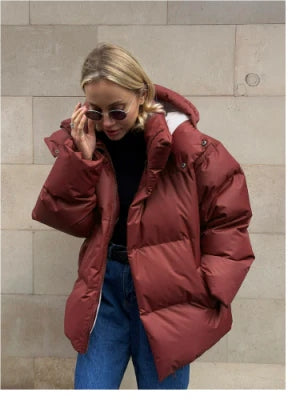 Larina - Kurze Damenjacke mit Kapuze