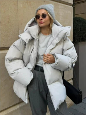 Larina - Kurze Damenjacke mit Kapuze